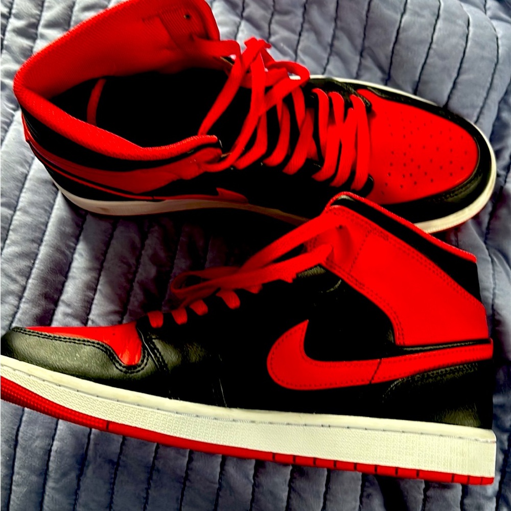 Air Jordan mid sneakers